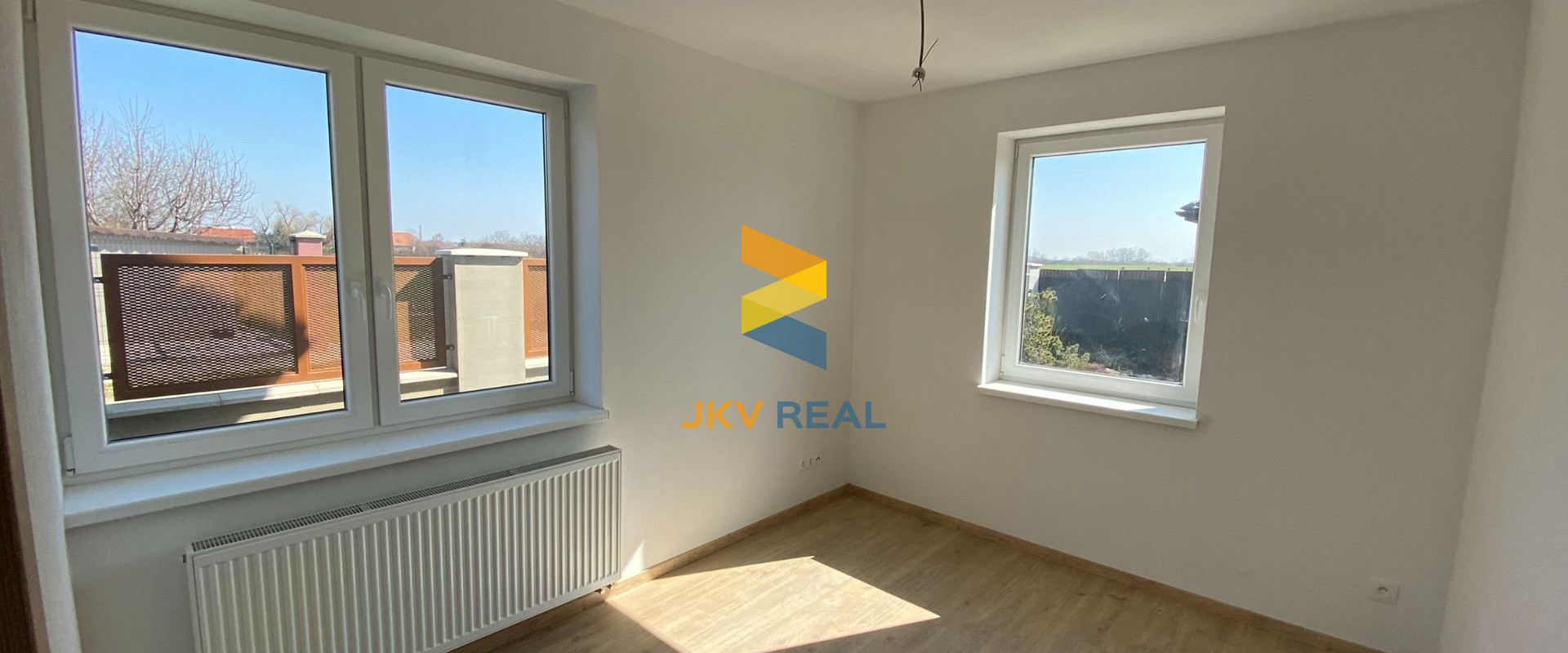 Rodinný dom (2022) - 5 izieb + veľká kuchyňa a garáž - Veľký Biel | JKV REAL