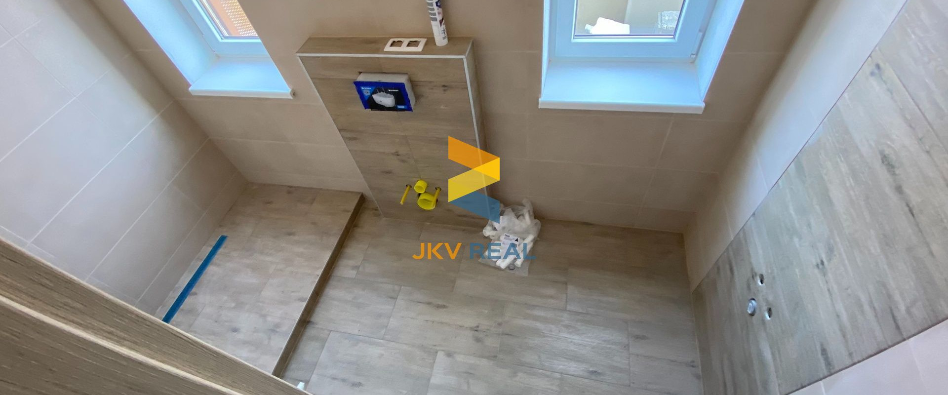 Rodinný dom (2022) - 5 izieb + veľká kuchyňa a garáž - Veľký Biel | JKV REAL