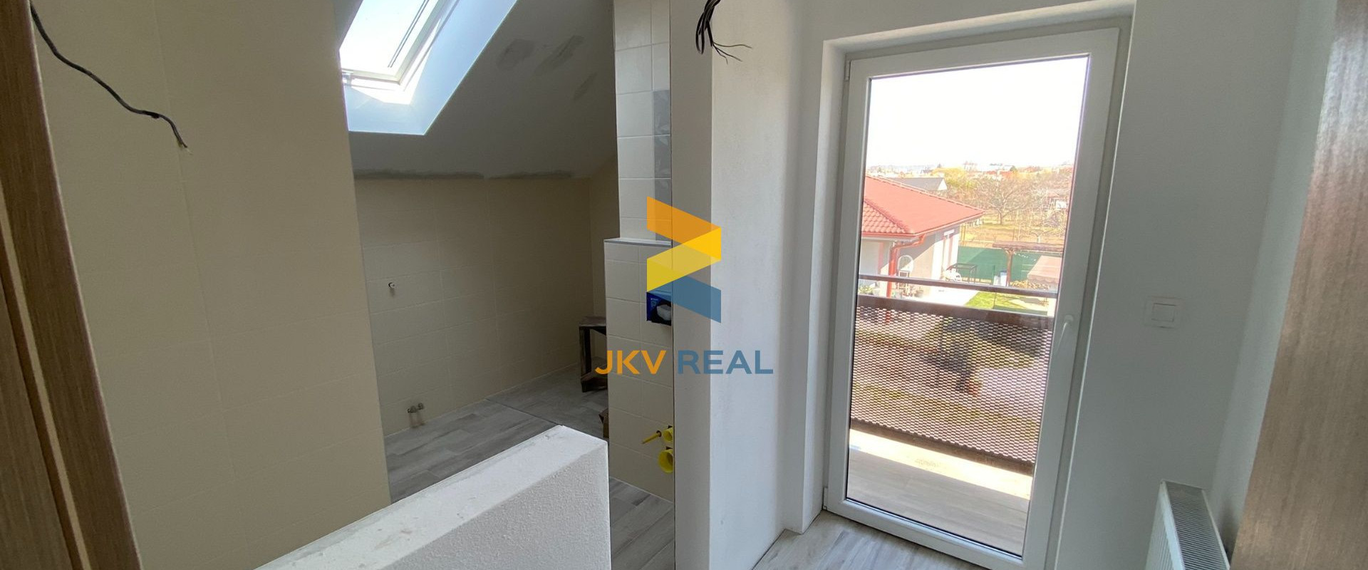 Rodinný dom (2022) - 5 izieb + veľká kuchyňa a garáž - Veľký Biel | JKV REAL