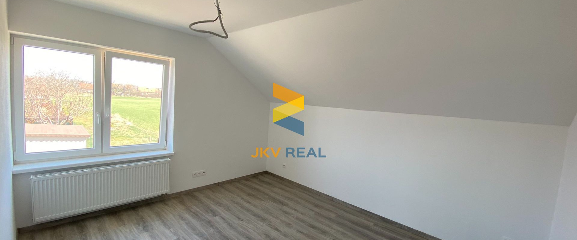 Rodinný dom (2022) - 5 izieb + veľká kuchyňa a garáž - Veľký Biel | JKV REAL