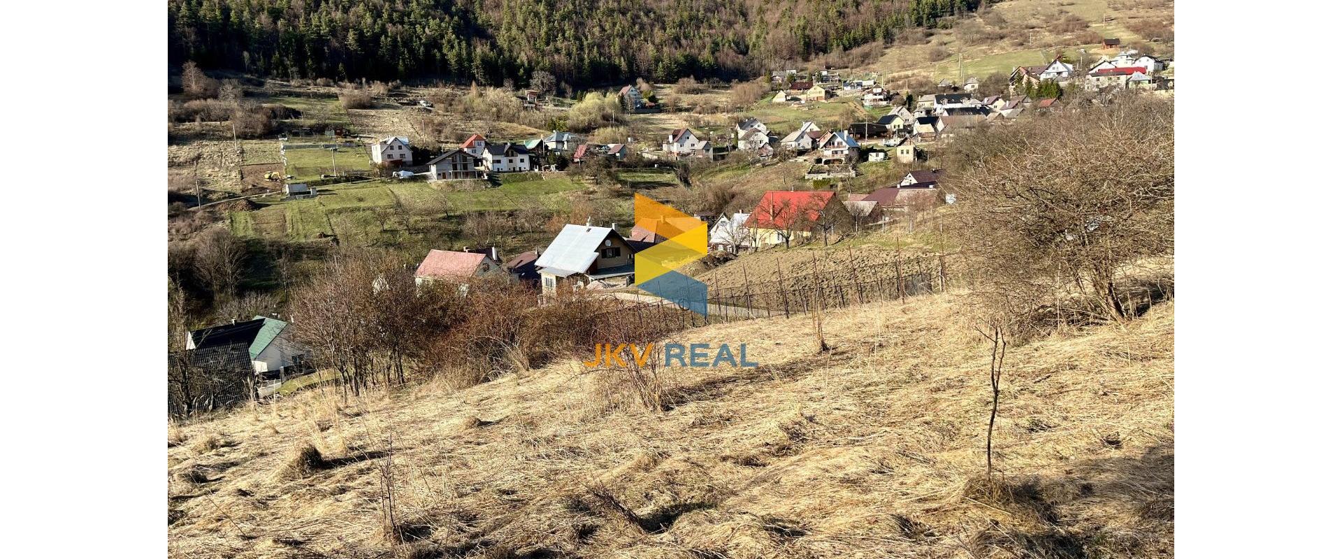 JKV REAL | Ponúkame na predaj pozemok vhodný na rekreáciu v obci Čavoj