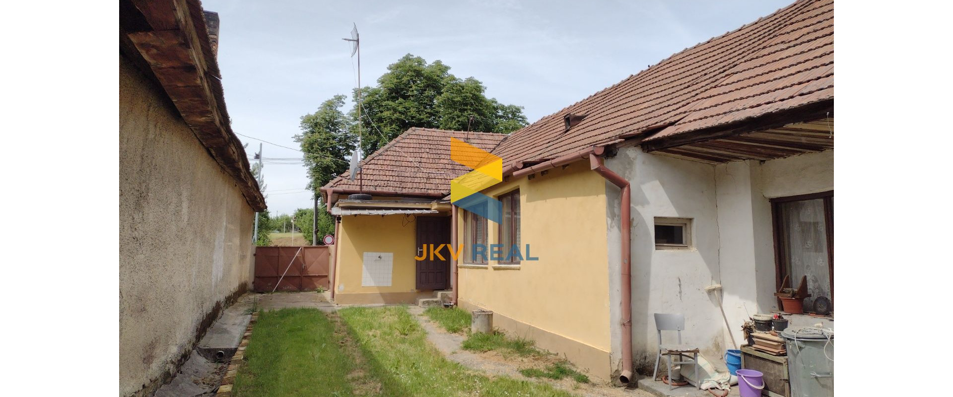 REZERVOVANÉ !!! EXKLUZÍVNE ! RODINNÝ DOM S POZEMKOM 604m2  RADOŠINA