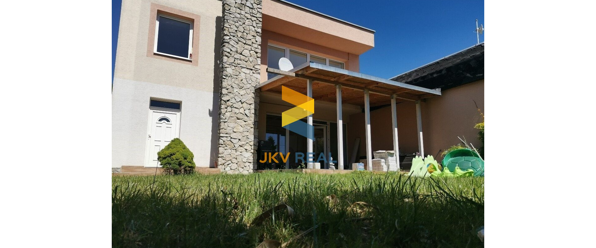 JKV REAL/ REZERVOVANÉ / Ponúkame na predaj priestranný rodinný dom v Dunajskej Strede časť Malé Blahovo