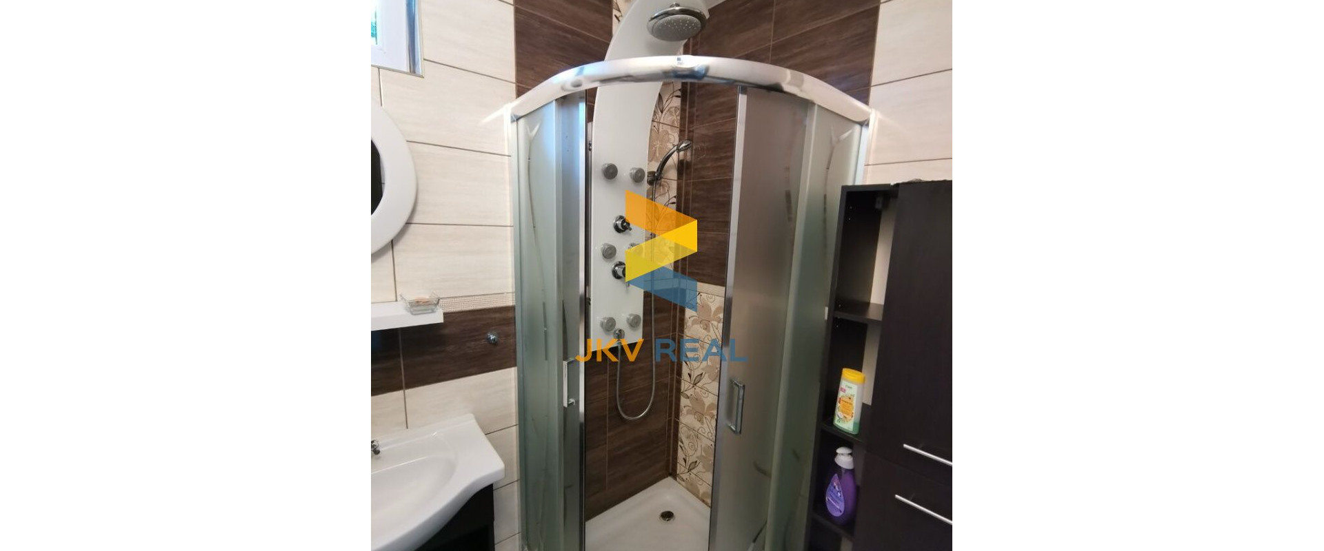 JKV REAL/ REZERVOVANÉ / Ponúkame na predaj priestranný rodinný dom v Dunajskej Strede časť Malé Blahovo