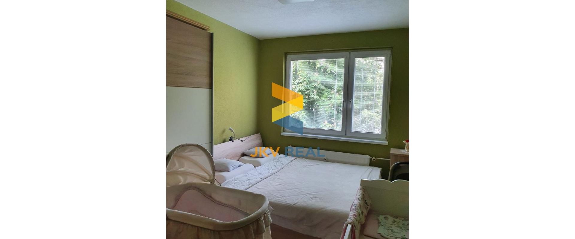 PREDANÉ | Predaj 3 izbového bytu v pokojnej lokalite v Prievidzi | JKV REAL