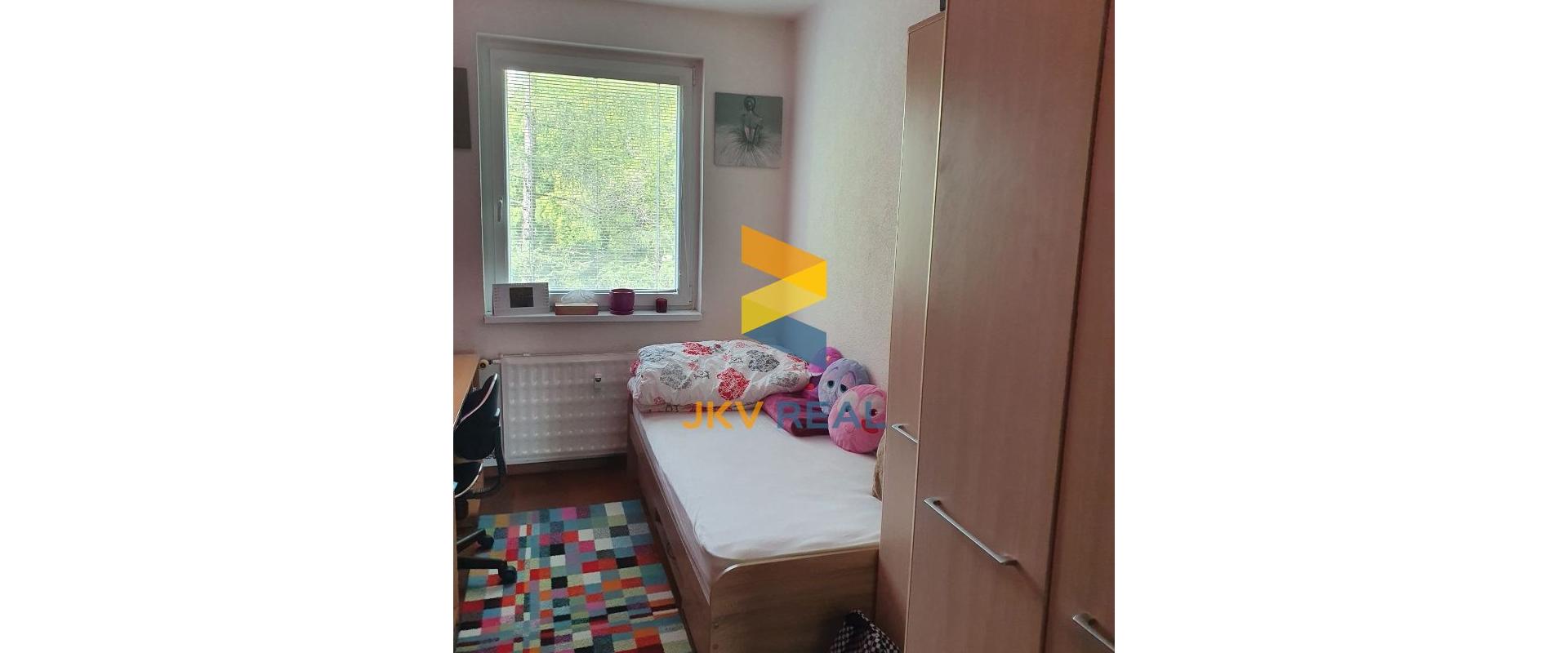 PREDANÉ | Predaj 3 izbového bytu v pokojnej lokalite v Prievidzi | JKV REAL