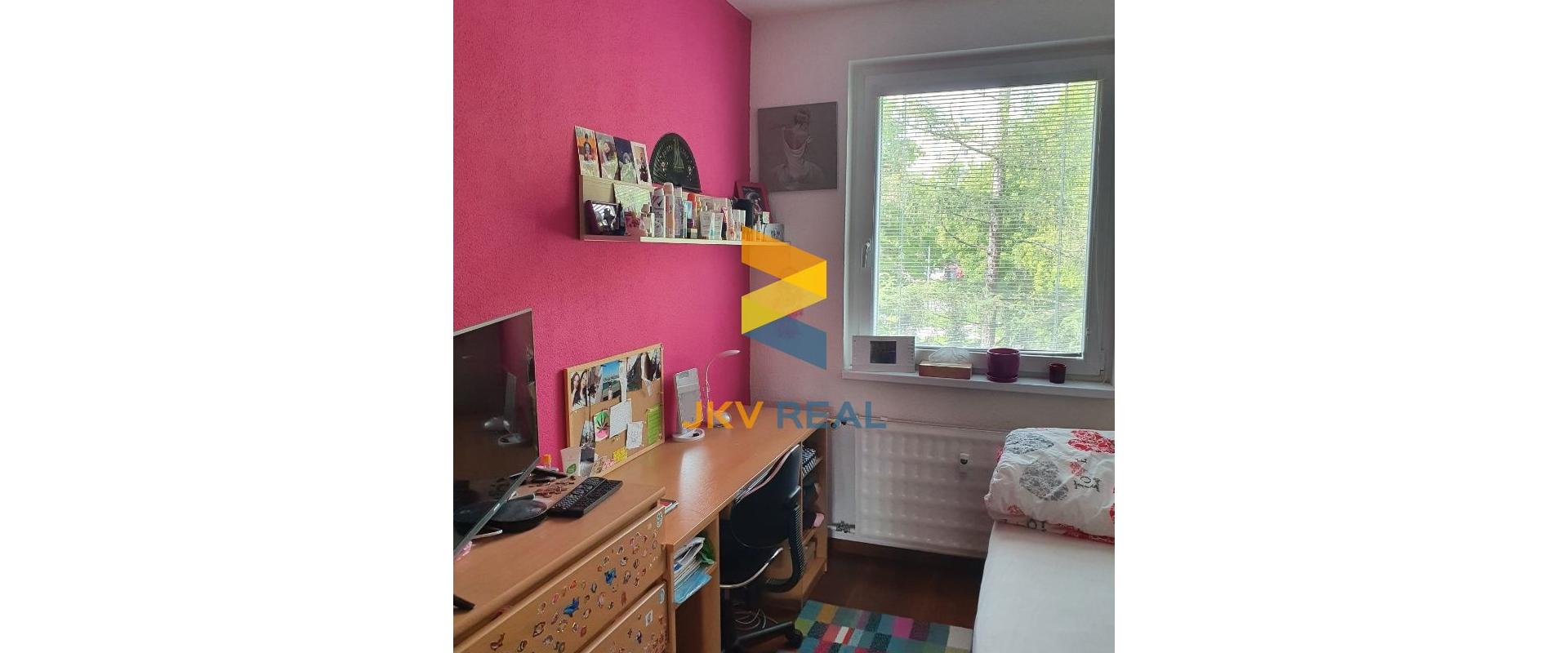 PREDANÉ | Predaj 3 izbového bytu v pokojnej lokalite v Prievidzi | JKV REAL