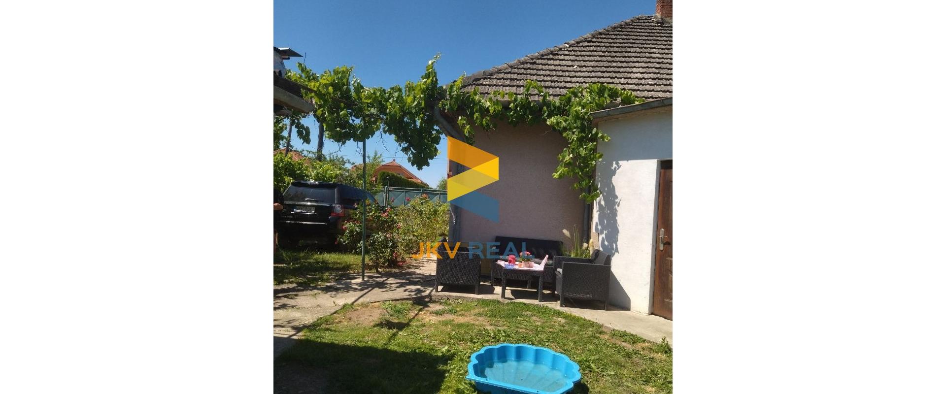 Predaj rodinný dom  nedaleko Nových Zámkov