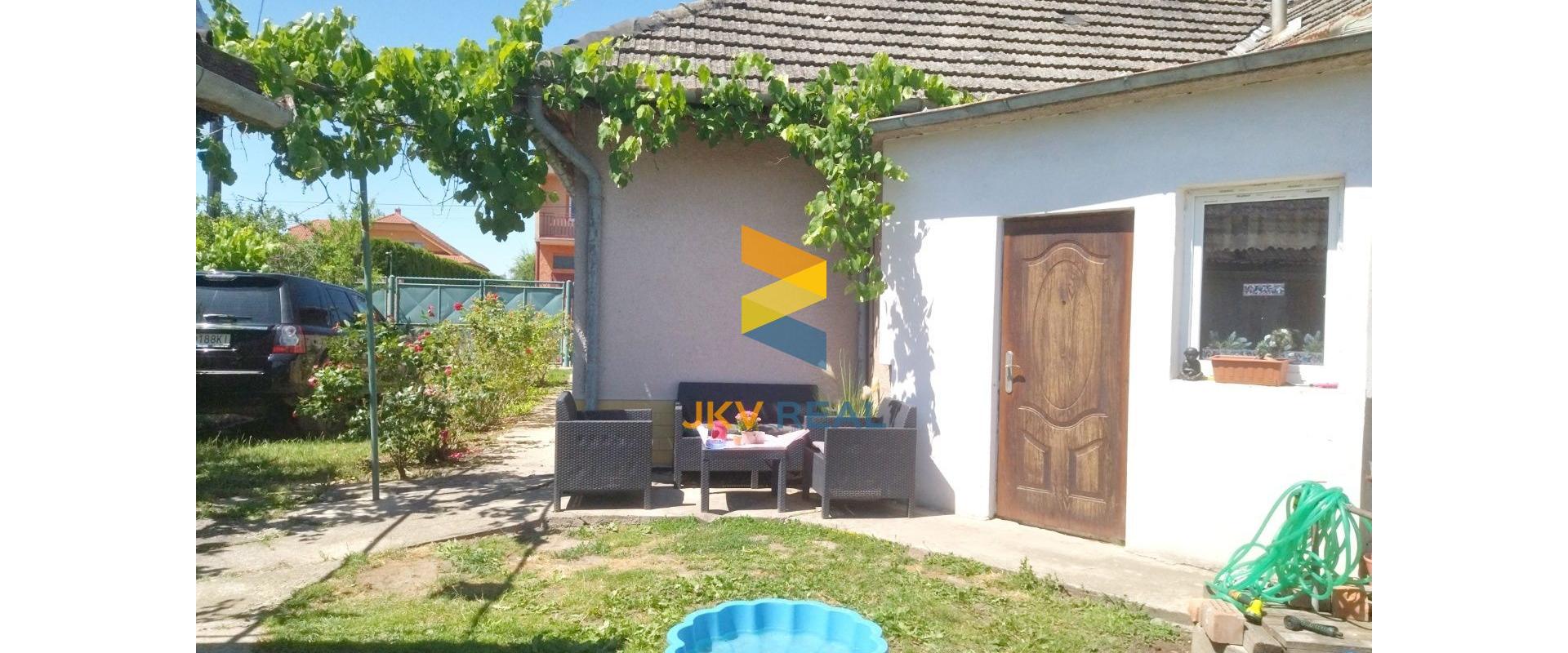 Predaj rodinný dom  nedaleko Nových Zámkov