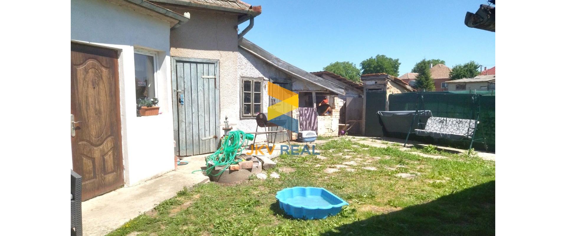 Predaj rodinný dom  nedaleko Nových Zámkov