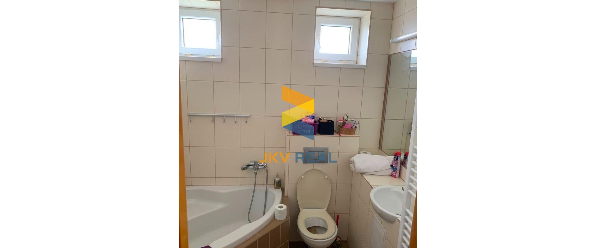 5 izbový dvojgeneračný rodinný dom v tichej lokalite