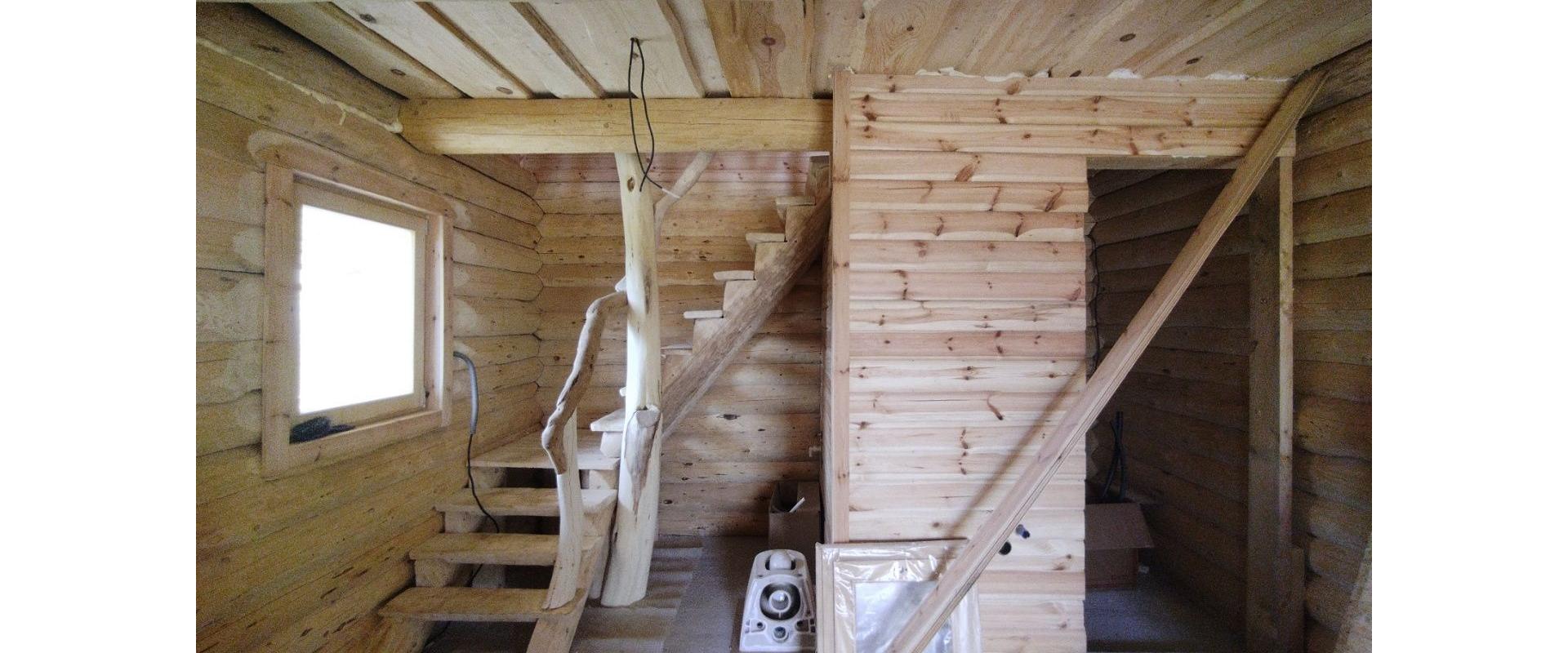 JKV REAL I Ponúkame na predaj zrubovú chatu s pekným pozemok v obci Rybník