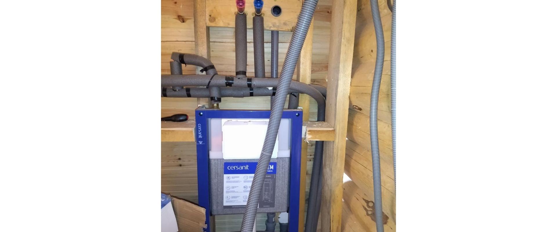 JKV REAL I Ponúkame na predaj zrubovú chatu s pekným pozemok v obci Rybník