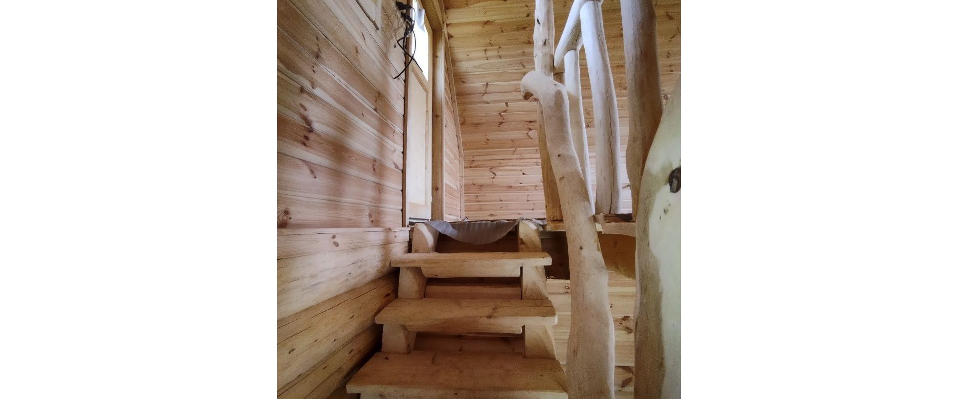 JKV REAL I Ponúkame na predaj zrubovú chatu s pekným pozemok v obci Rybník