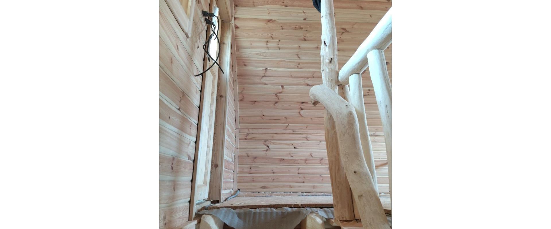 JKV REAL I Ponúkame na predaj zrubovú chatu s pekným pozemok v obci Rybník