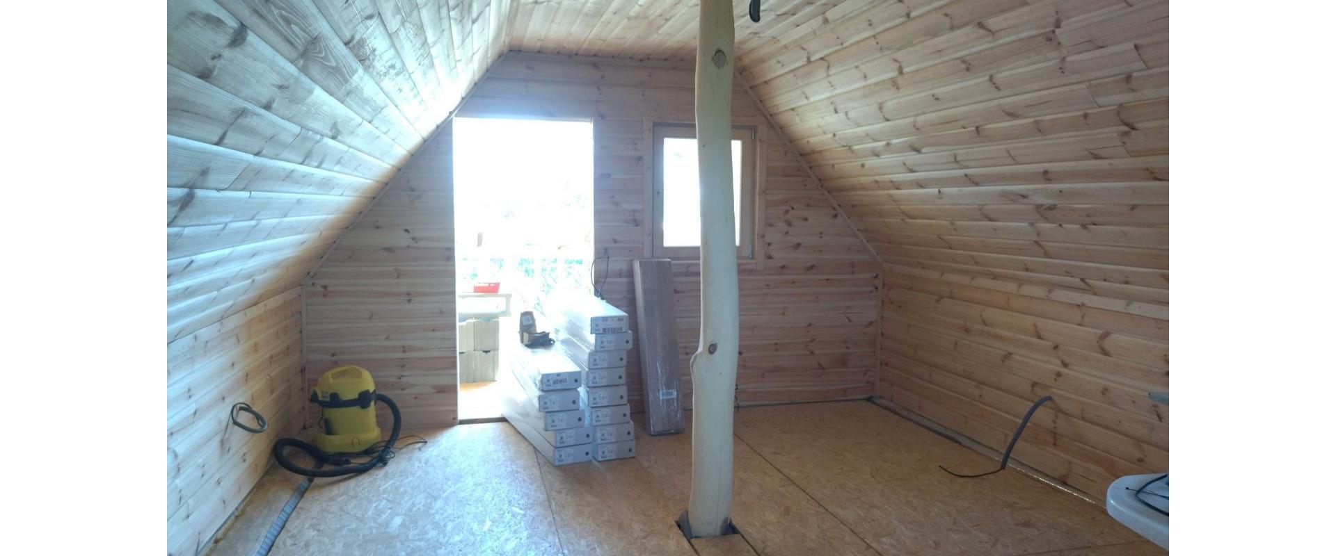 JKV REAL I Ponúkame na predaj zrubovú chatu s pekným pozemok v obci Rybník