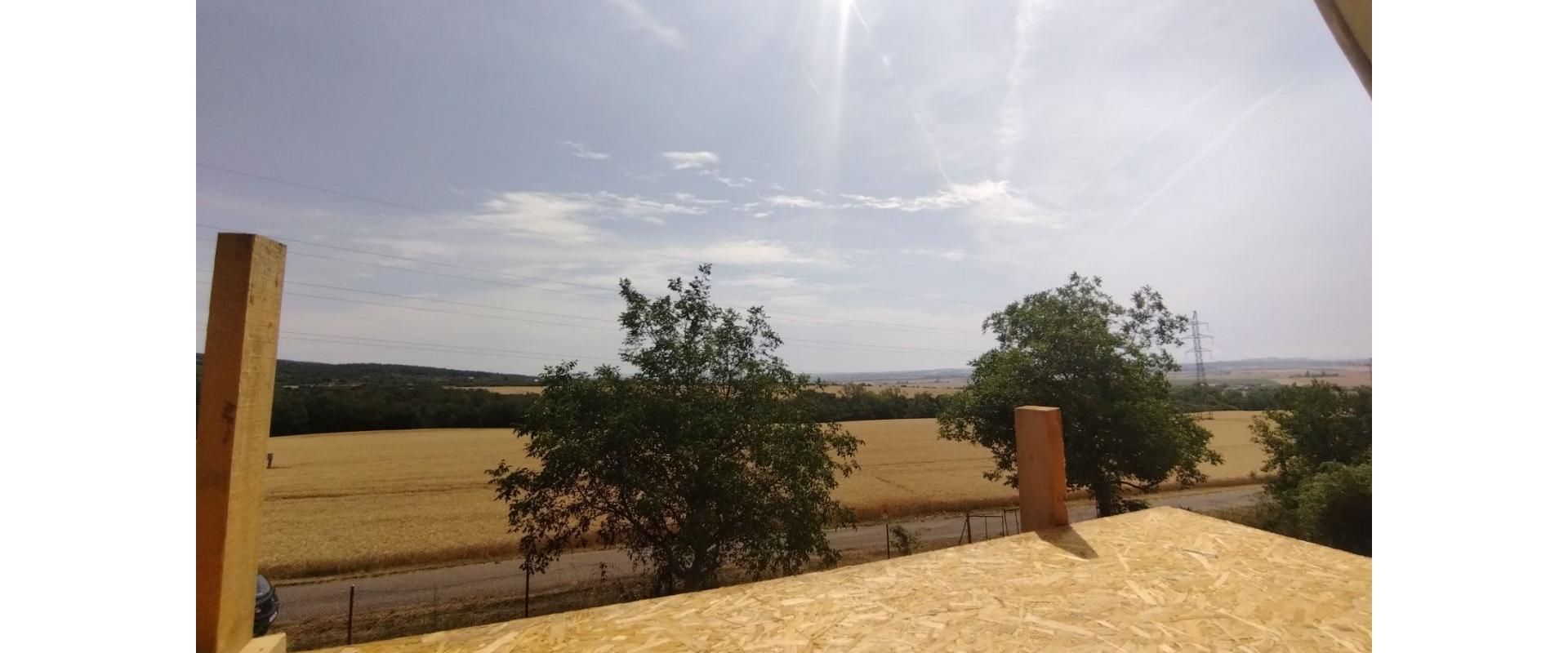 JKV REAL I Ponúkame na predaj zrubovú chatu s pekným pozemok v obci Rybník