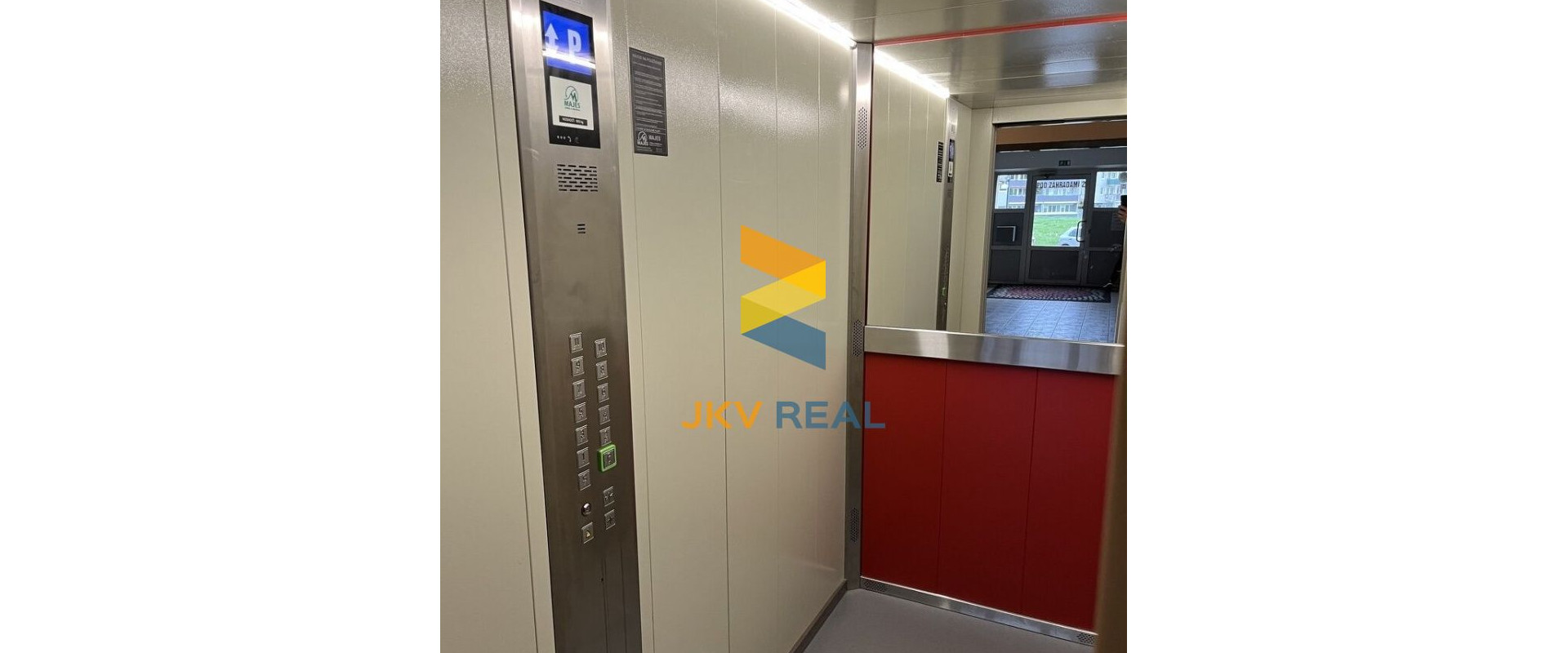 PREDAJ ÚTULNE ZARIADENÁ GARSÓNKA, DÚBRAVKA, 129990 EUR