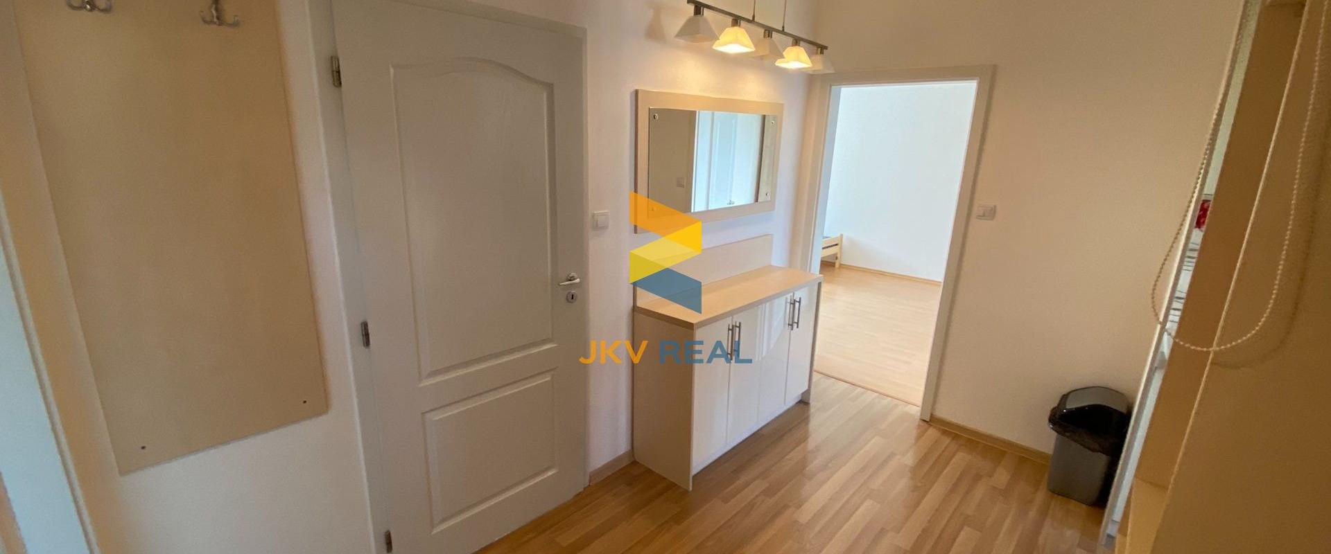 Prenájom 3-izbový zariadený byt s pivnicou - Sokolská, Senec