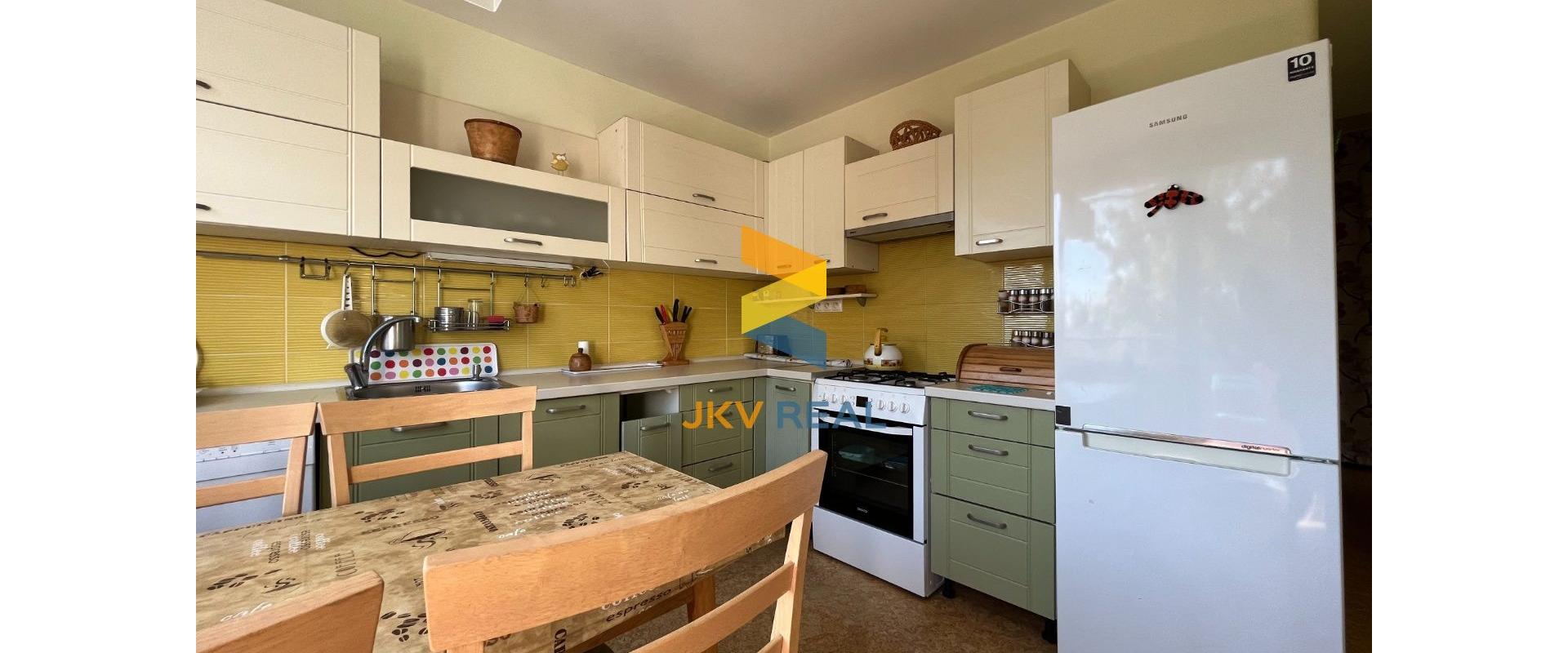 JKV REAL | Ponúkame na predaj veľkometrážny 3i byt na ulici A. Škarvana v Prievidzi