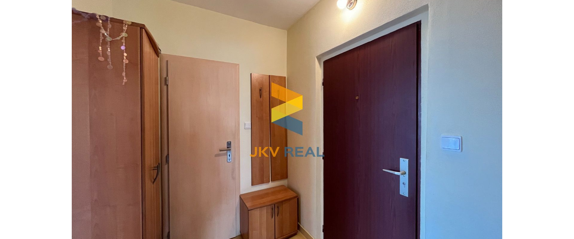 JKV REAL | Ponúkame na predaj veľkometrážny 3i byt na ulici A. Škarvana v Prievidzi