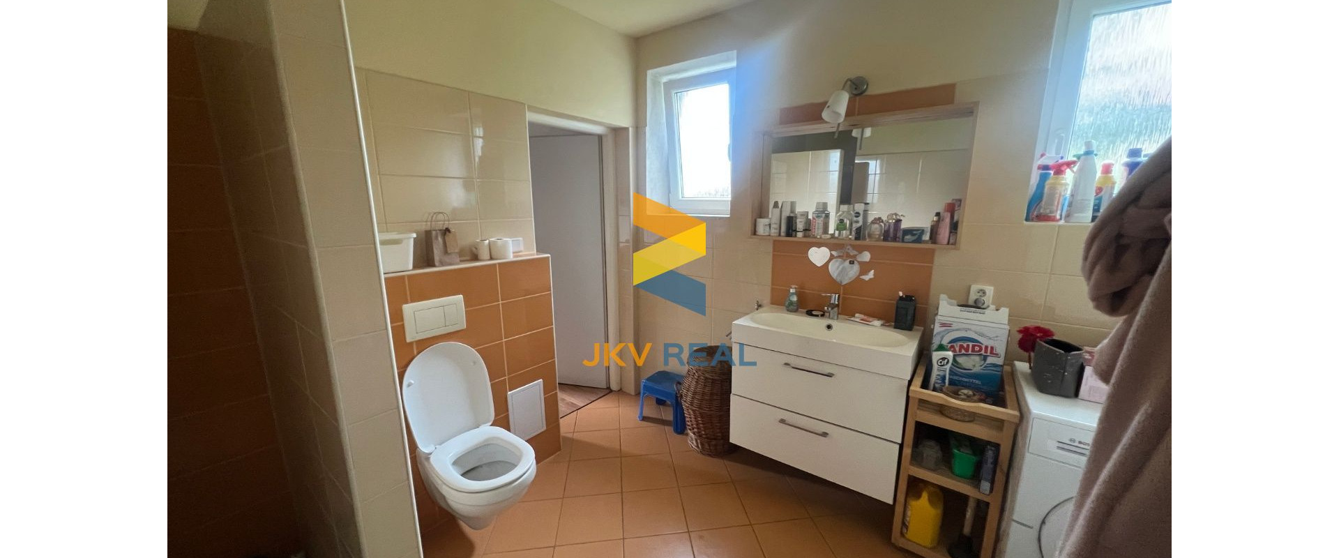 JKV REAL ponúka na predaj rodinný dom v Chynoranoch