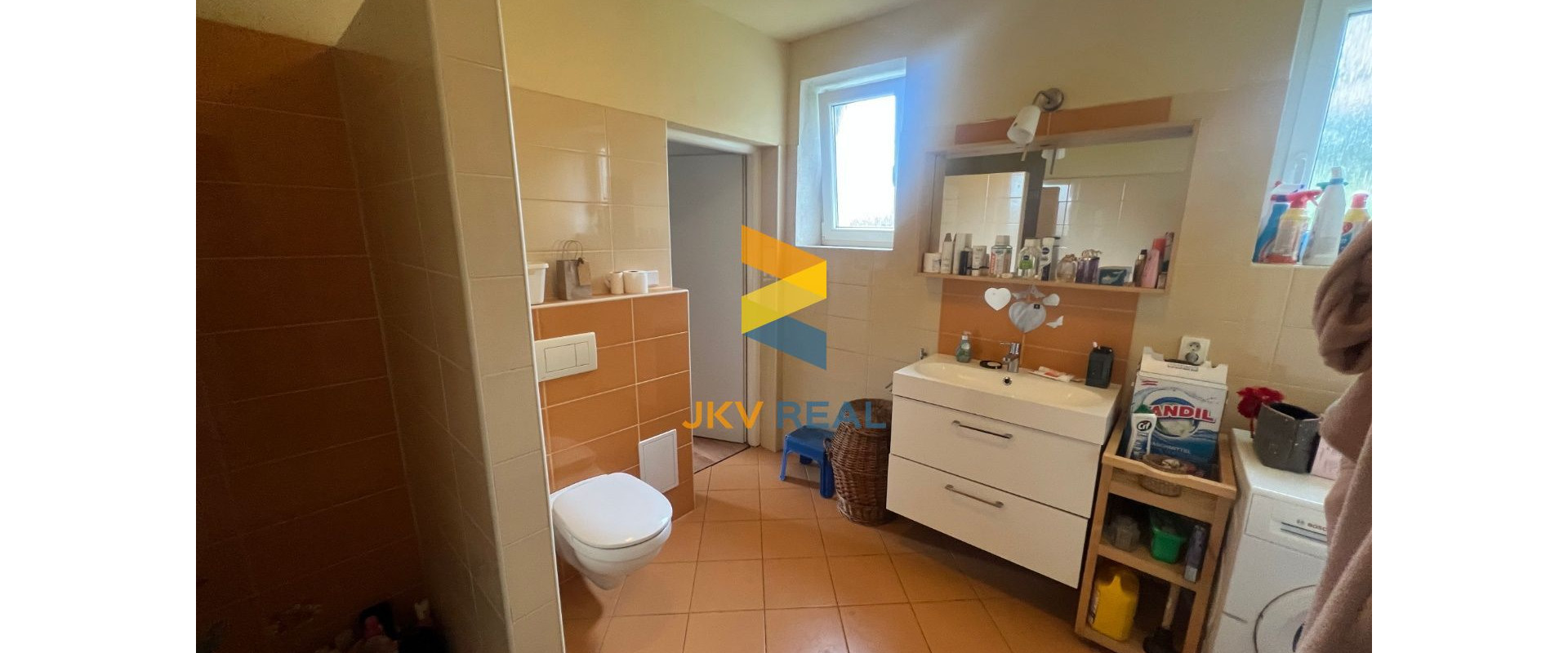 JKV REAL ponúka na predaj rodinný dom v Chynoranoch