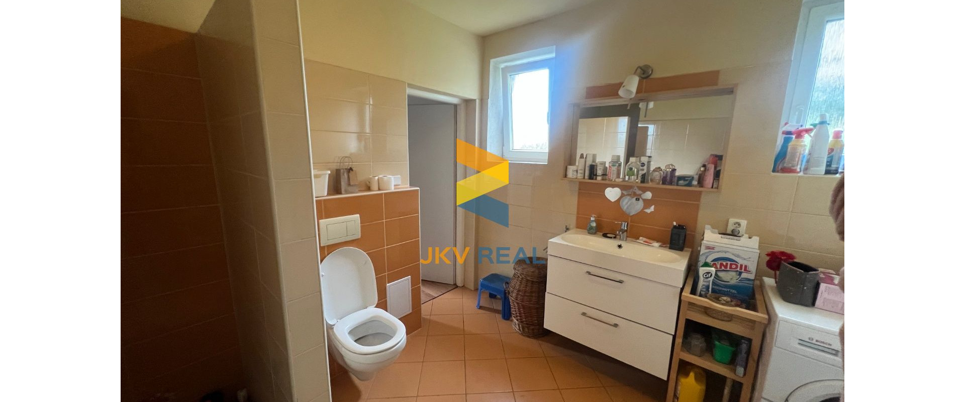 Administratívna budova na predaj - Chynorany