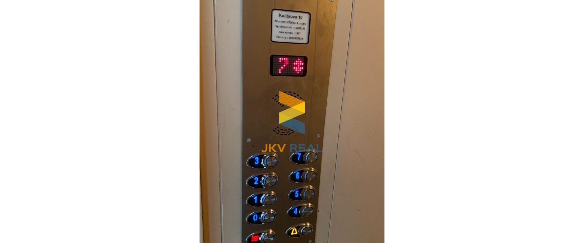 Priestranný byt v centre - samostatná kuchyňa a pivnica - Senec | JKV REAL