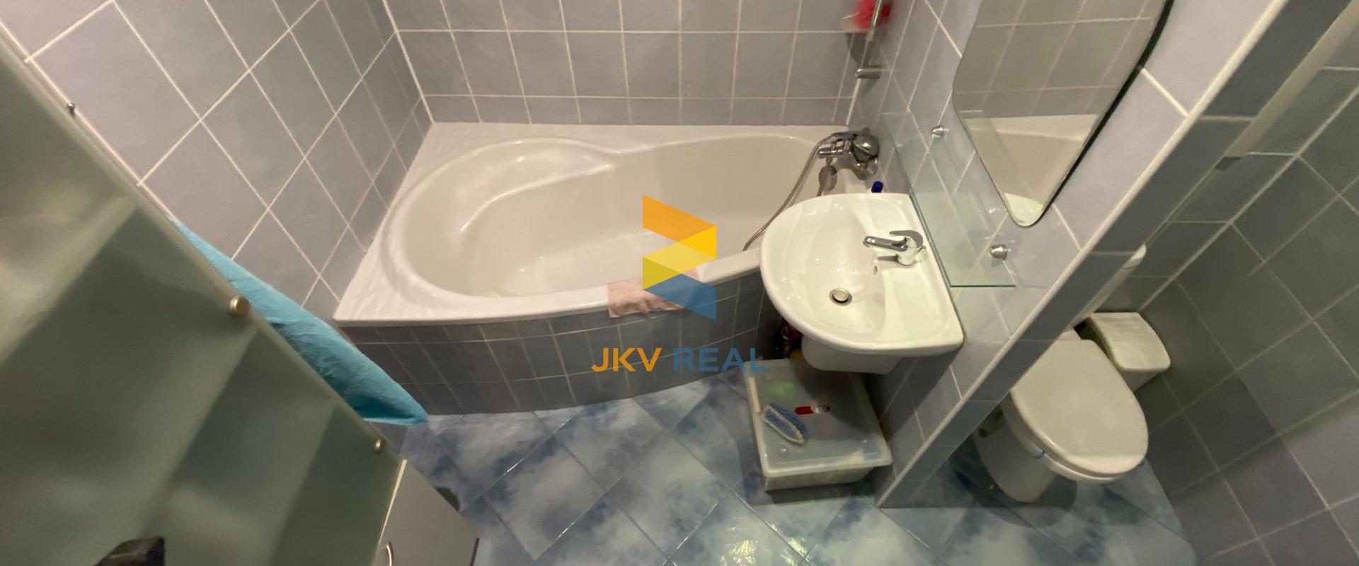 Priestranný byt v centre - samostatná kuchyňa a pivnica - Senec | JKV REAL