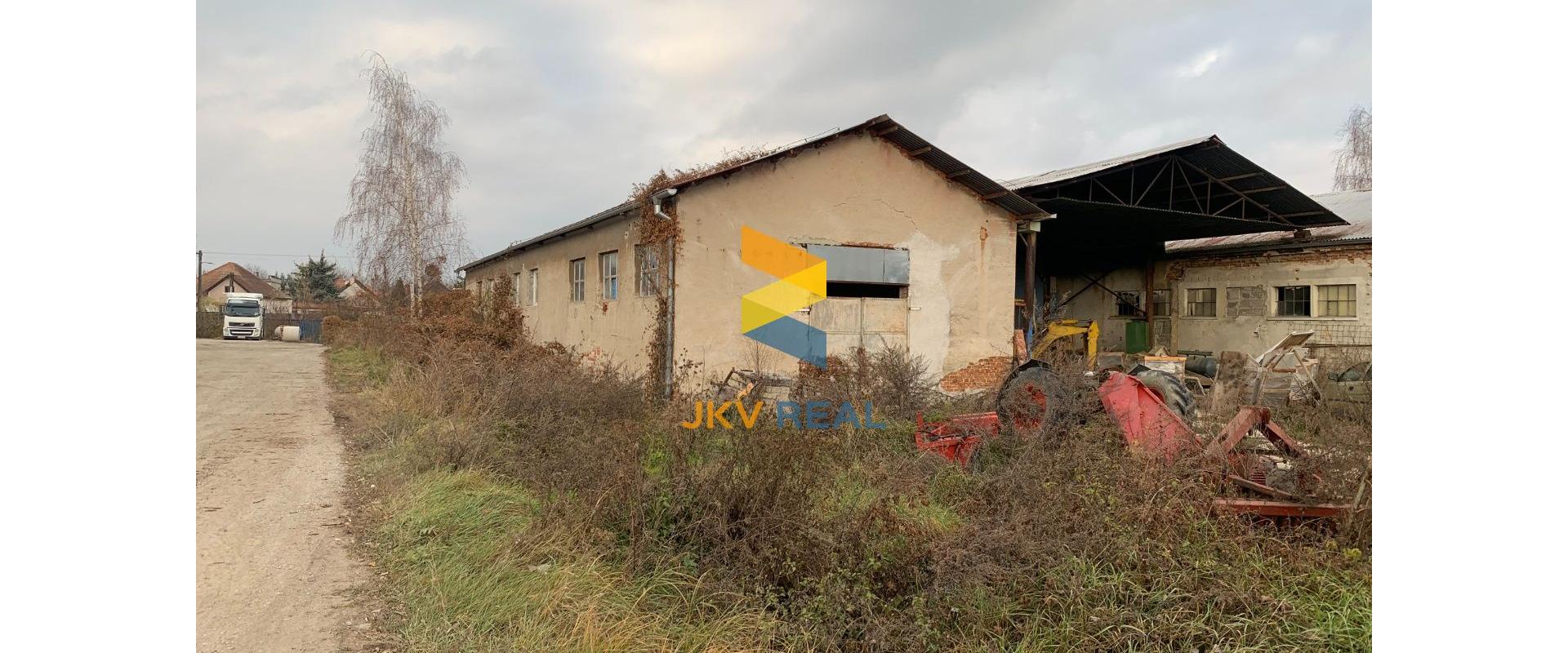 Výrobné haly/sklady na predaj s pozemkom 4625m2 - Chynorany