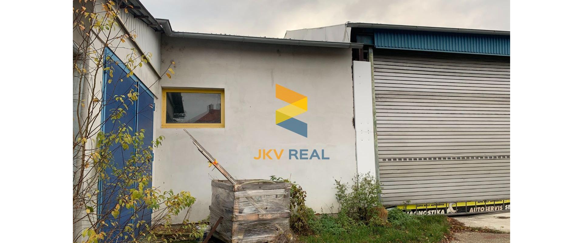 Výrobné haly/sklady na predaj s pozemkom 4625m2 - Chynorany