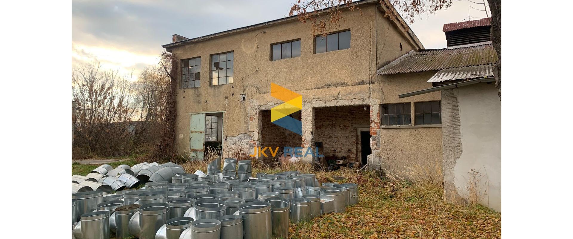 Výrobné haly/sklady na predaj s pozemkom 4625m2 - Chynorany