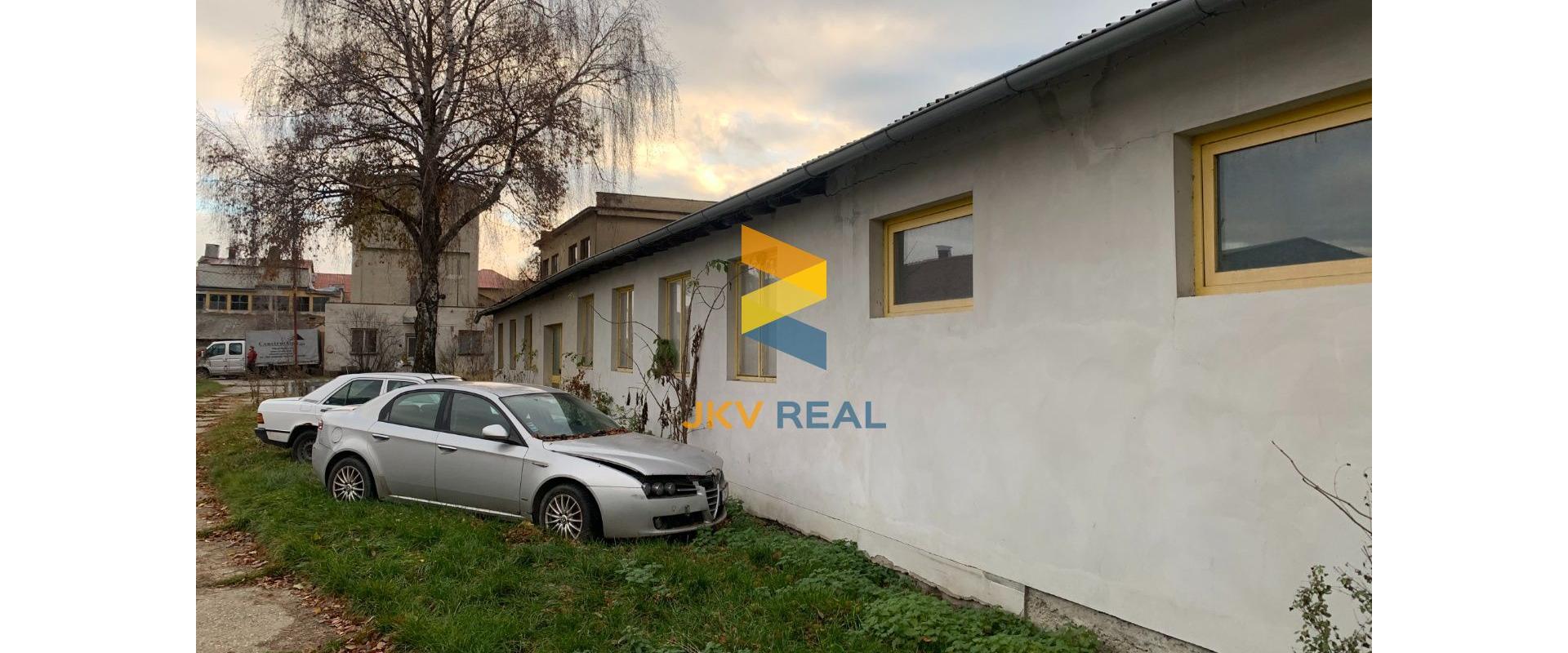 Výrobné haly/sklady na predaj s pozemkom 4625m2 - Chynorany