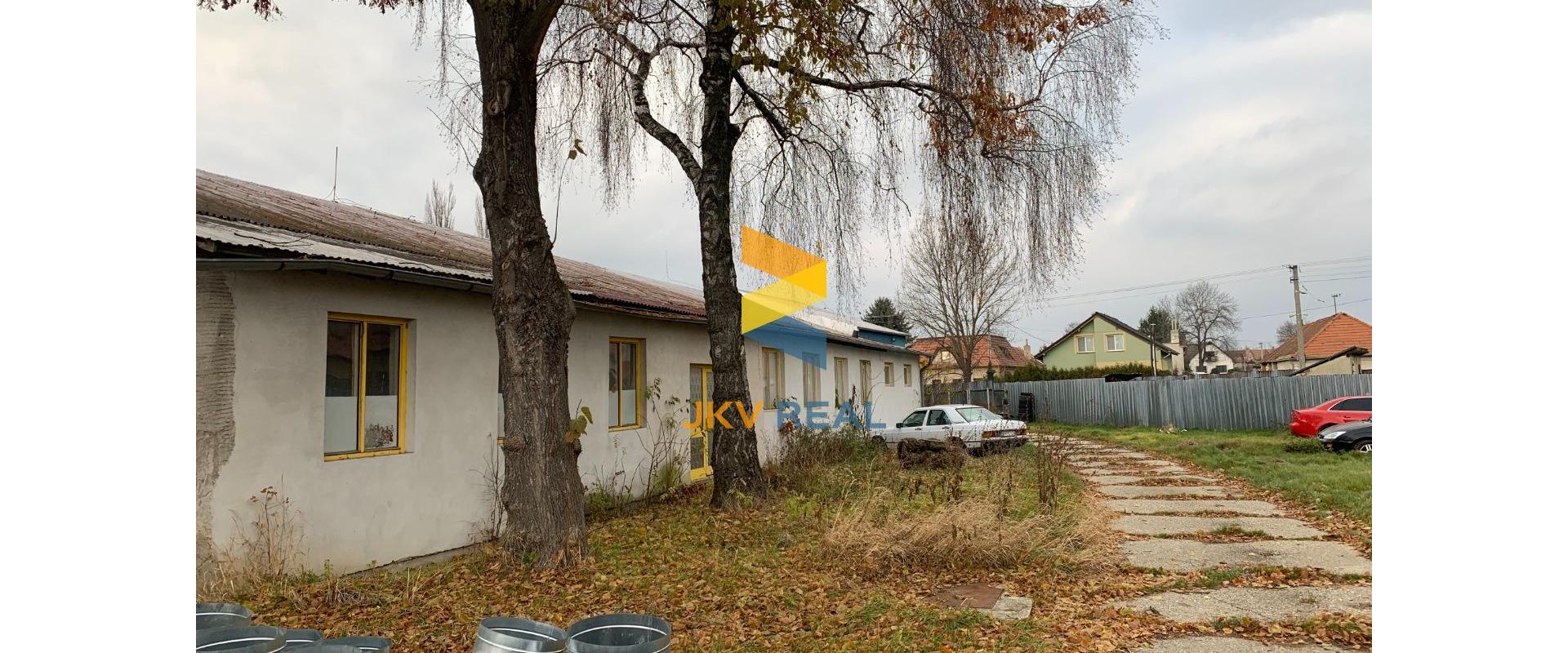 Výrobné haly/sklady na predaj s pozemkom 4625m2 - Chynorany