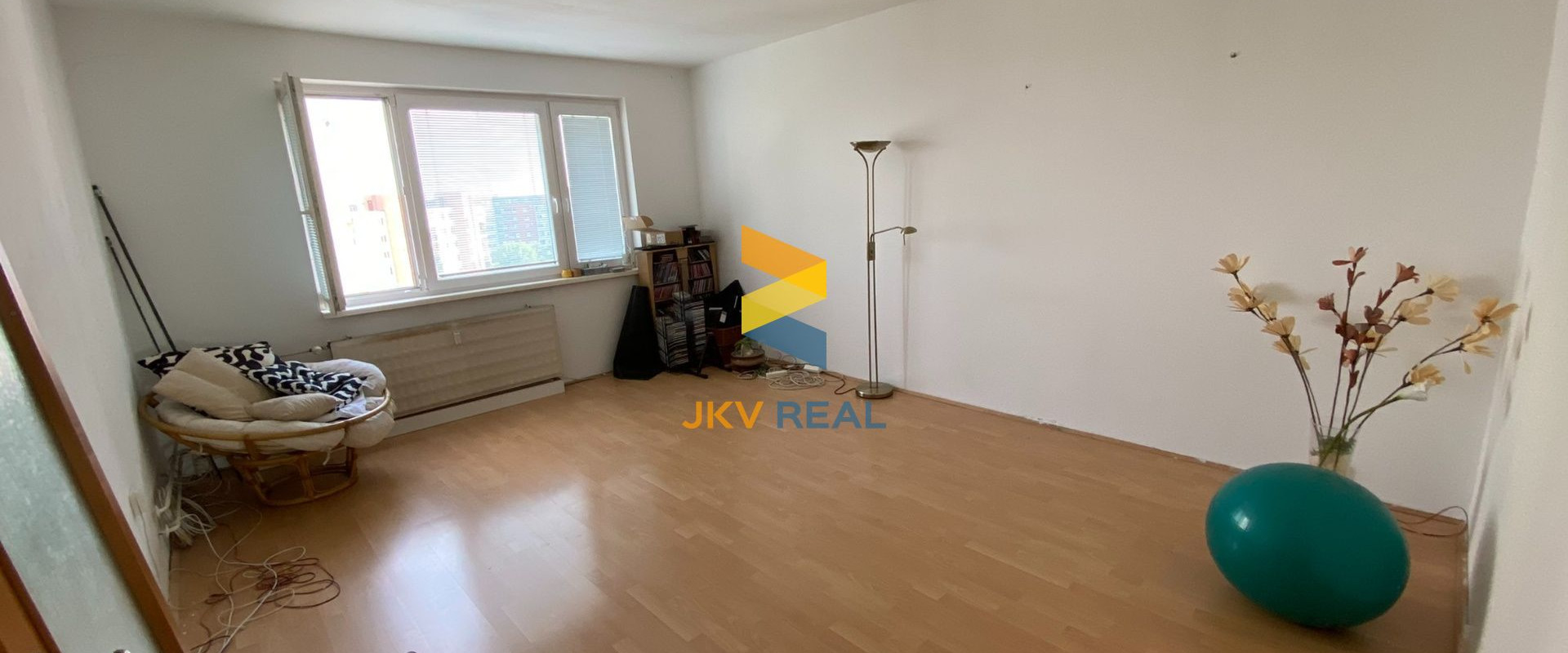 PREDANÝ - 3-izbový byt (78 m2) + samostatná kuchyňa a pivnica - centrum Senec | JKV REAL