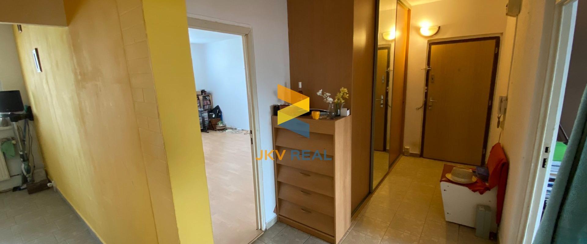 PREDANÝ - 3-izbový byt (78 m2) + samostatná kuchyňa a pivnica - centrum Senec | JKV REAL