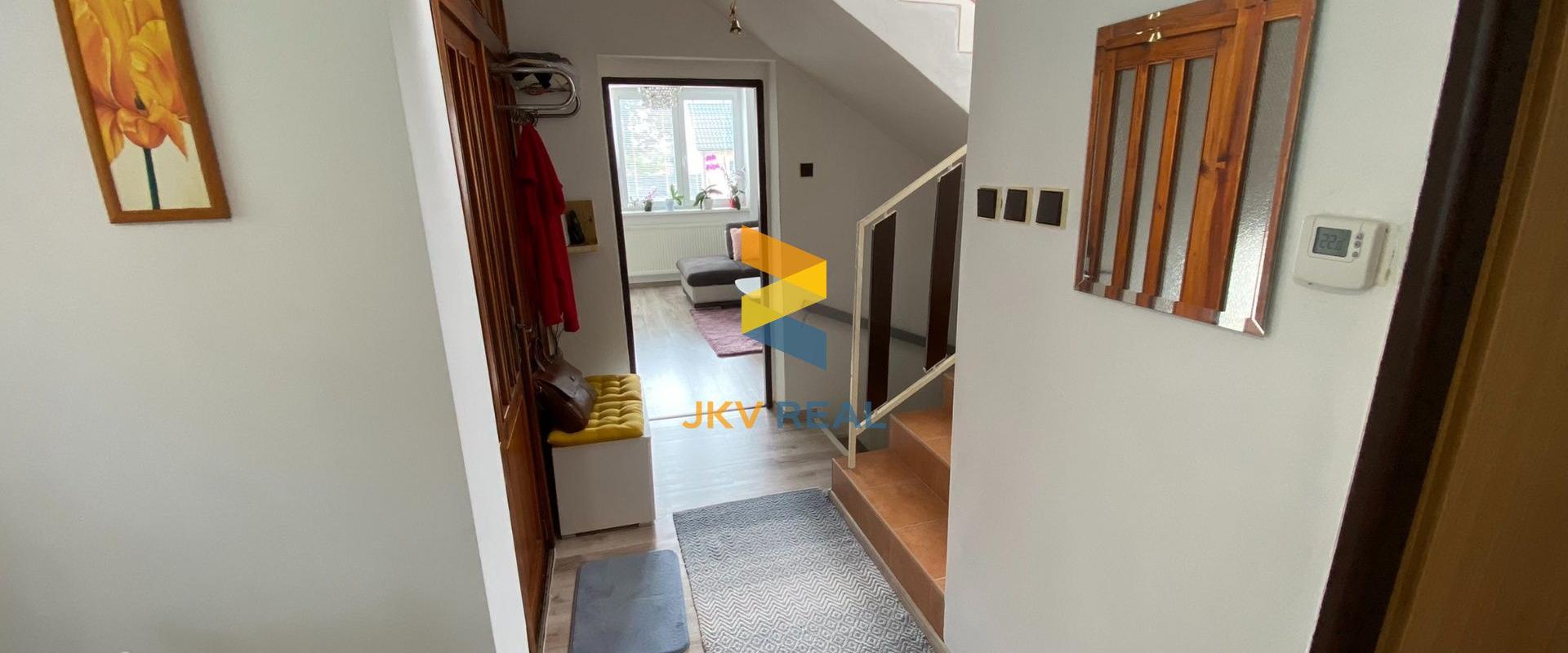 Rodinný dom 5+ izieb + veľká kuchyňa, garáž, altánok, záhrada - Chorvátsky Grob | JKV REAL