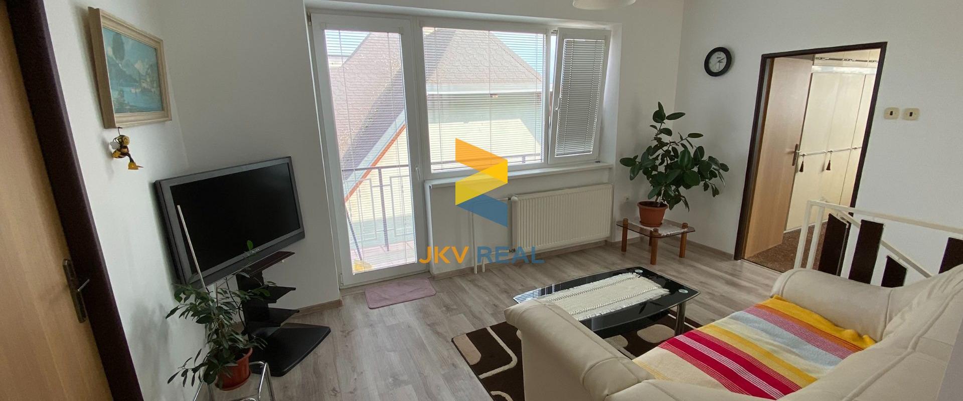 Rodinný dom 5+ izieb + veľká kuchyňa, garáž, altánok, záhrada - Chorvátsky Grob | JKV REAL