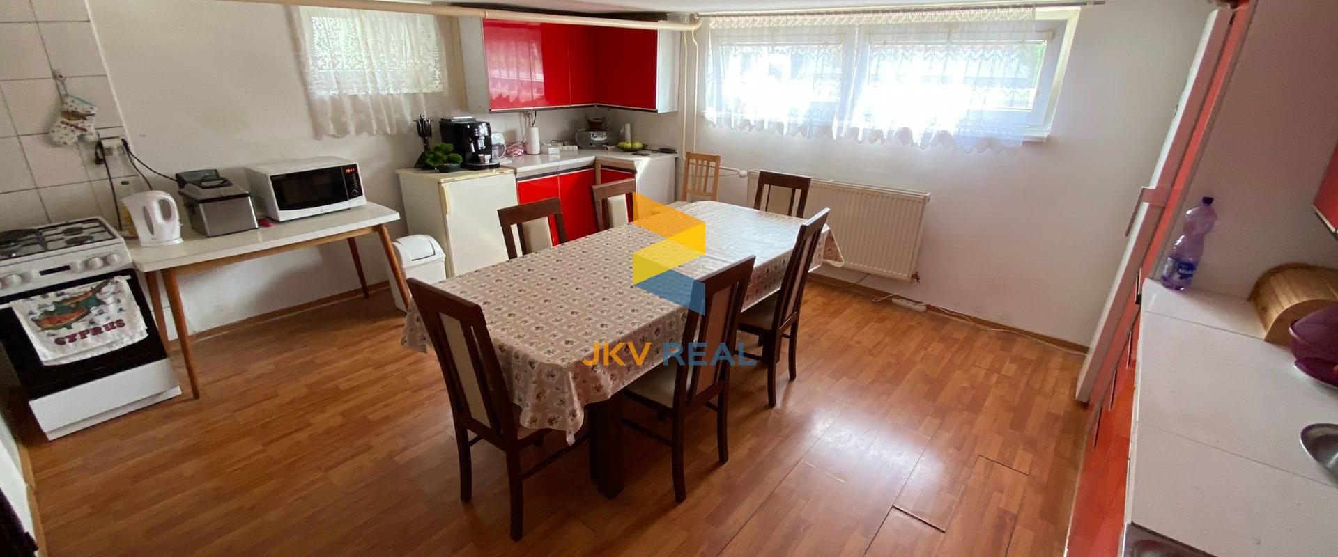 Rodinný dom 5+ izieb + veľká kuchyňa, garáž, altánok, záhrada - Chorvátsky Grob | JKV REAL