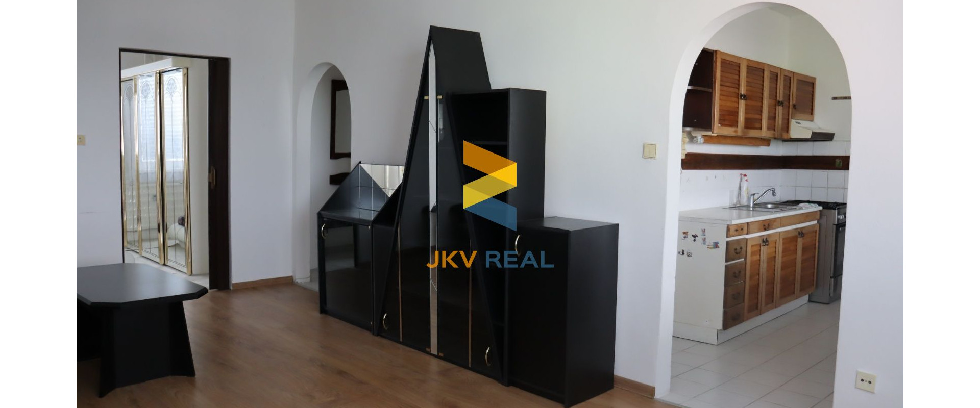 JKV REAL | Ponúkame na predaj veľkometrážny 3-izbový byt v Leviciach