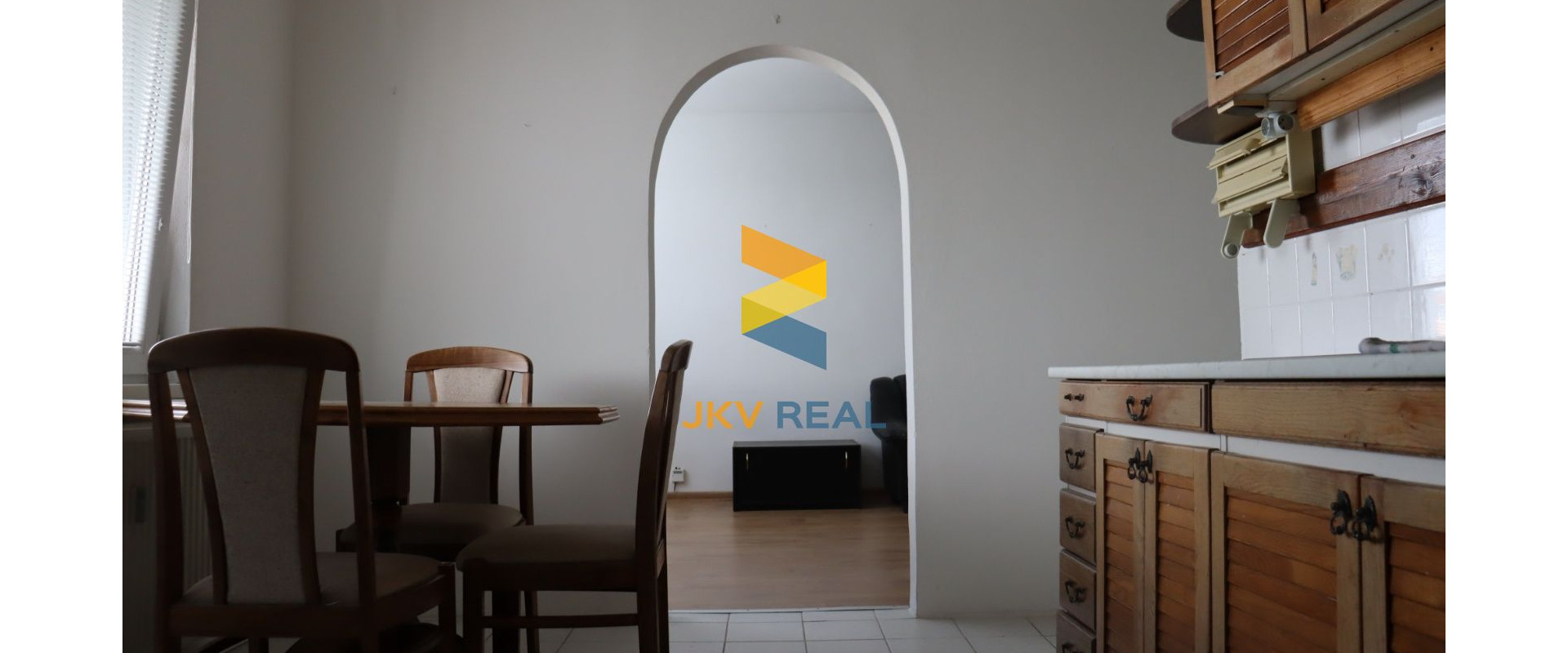 JKV REAL | Ponúkame na predaj veľkometrážny 3-izbový byt v Leviciach