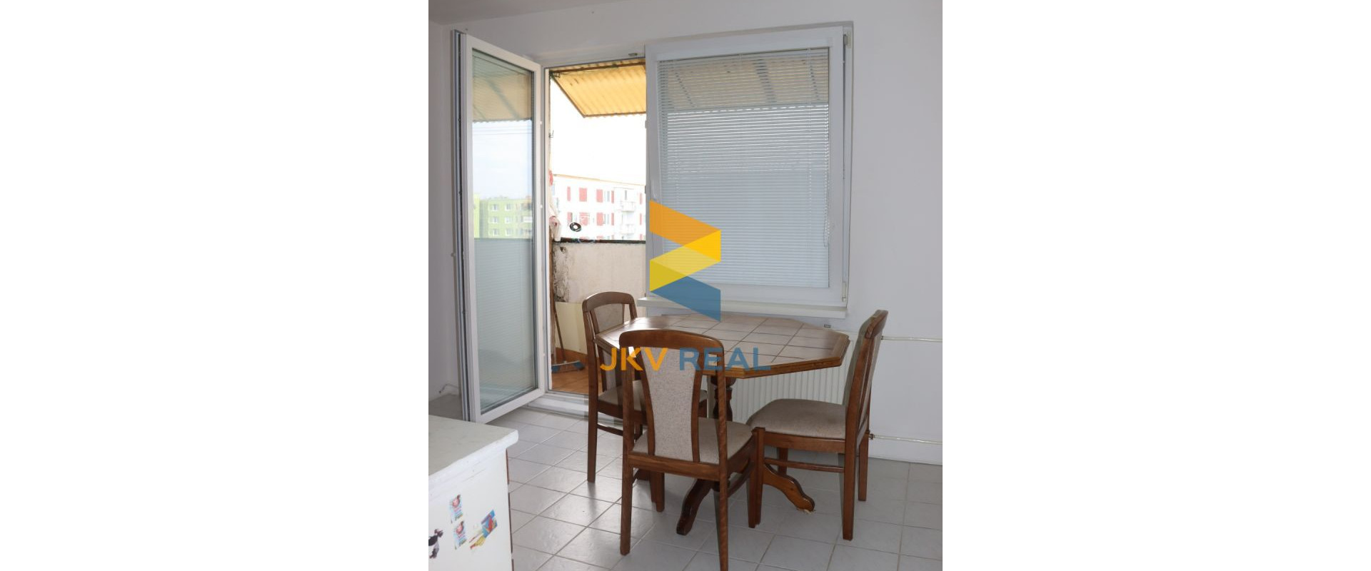 JKV REAL | Ponúkame na predaj veľkometrážny 3-izbový byt v Leviciach