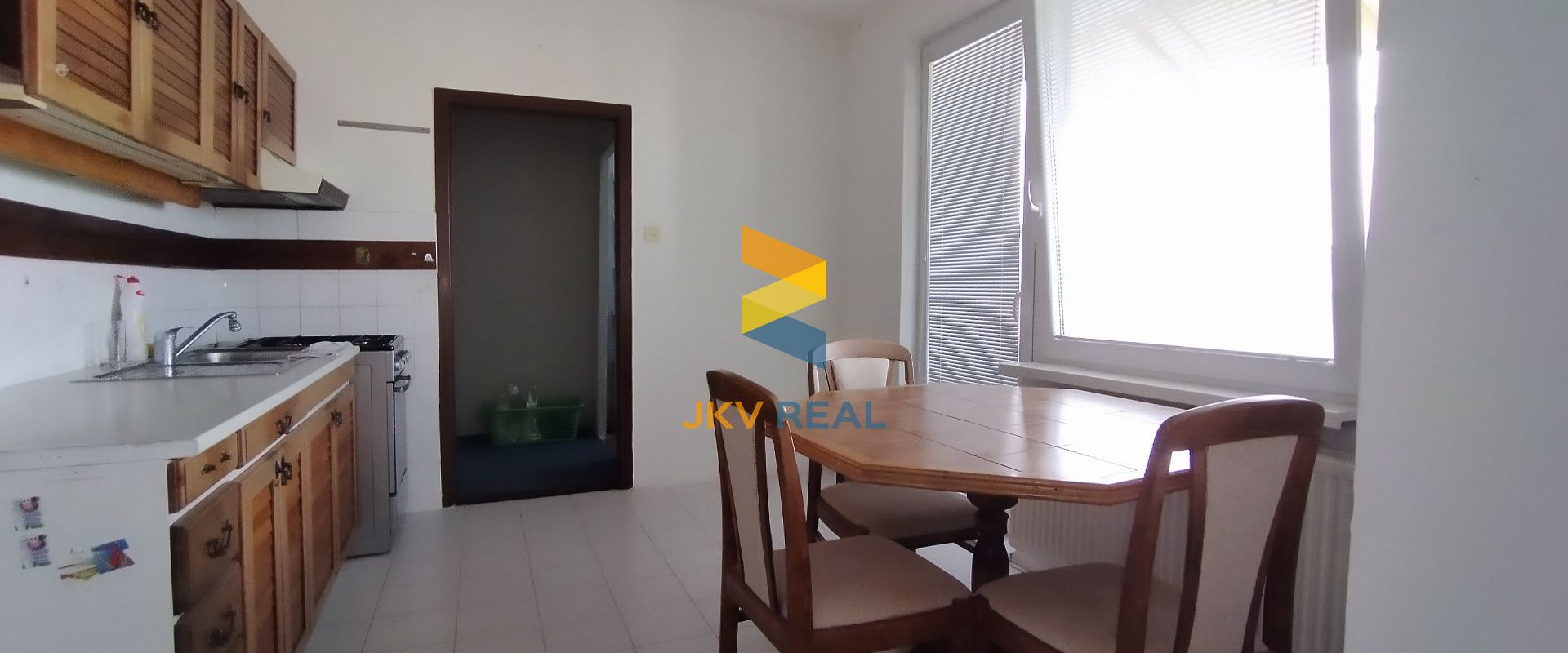 JKV REAL | Ponúkame na predaj veľkometrážny 3-izbový byt v Leviciach