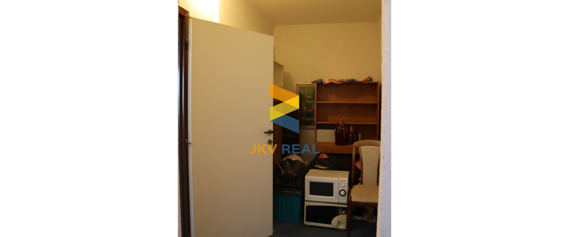 JKV REAL | Ponúkame na predaj veľkometrážny 3-izbový byt v Leviciach