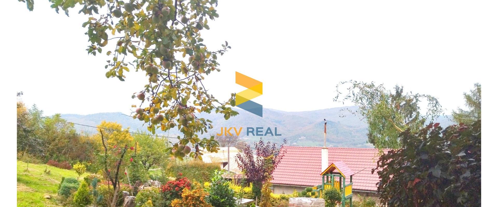 Na predaj Výnimočná chalupa / rodinný dom s priestranným pozemkom. Znalecký v Cene!