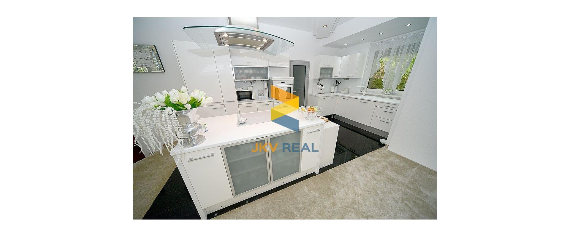 Predaj 5-izbový rodinný dom pre náročných so znaleckým posudkom v cene