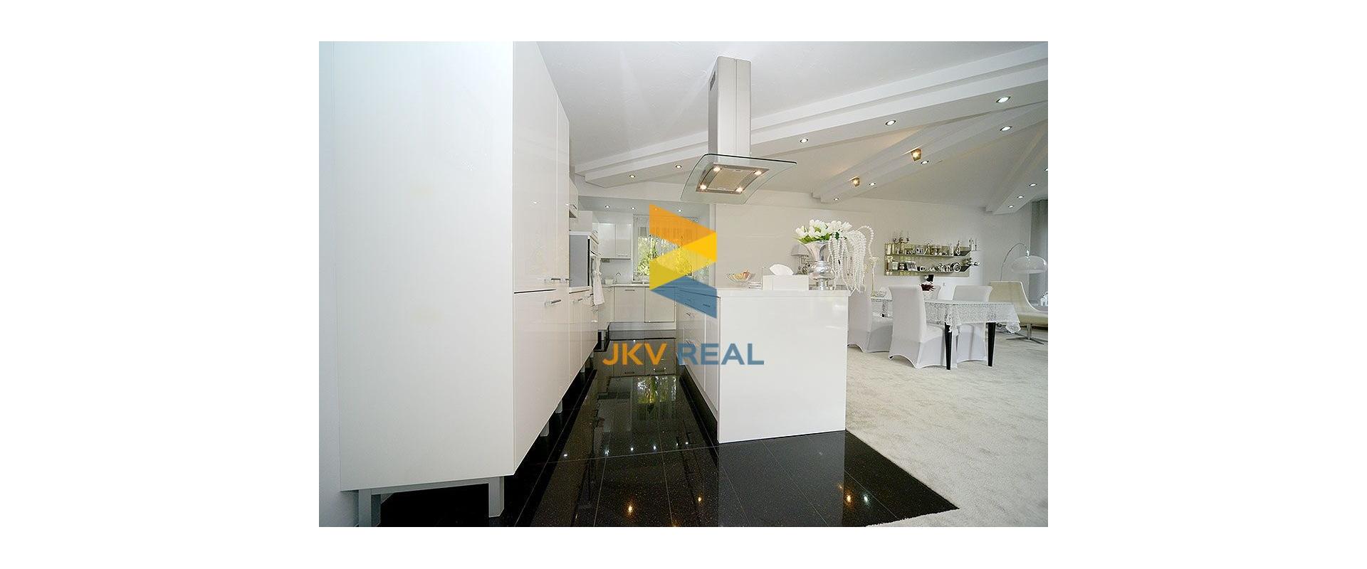 Predaj 5-izbový rodinný dom pre náročných so znaleckým posudkom v cene