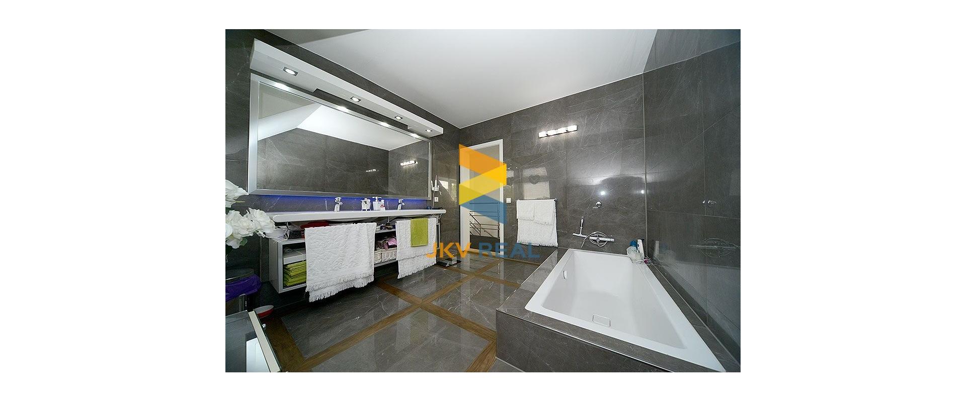 Predaj 5-izbový rodinný dom pre náročných so znaleckým posudkom v cene