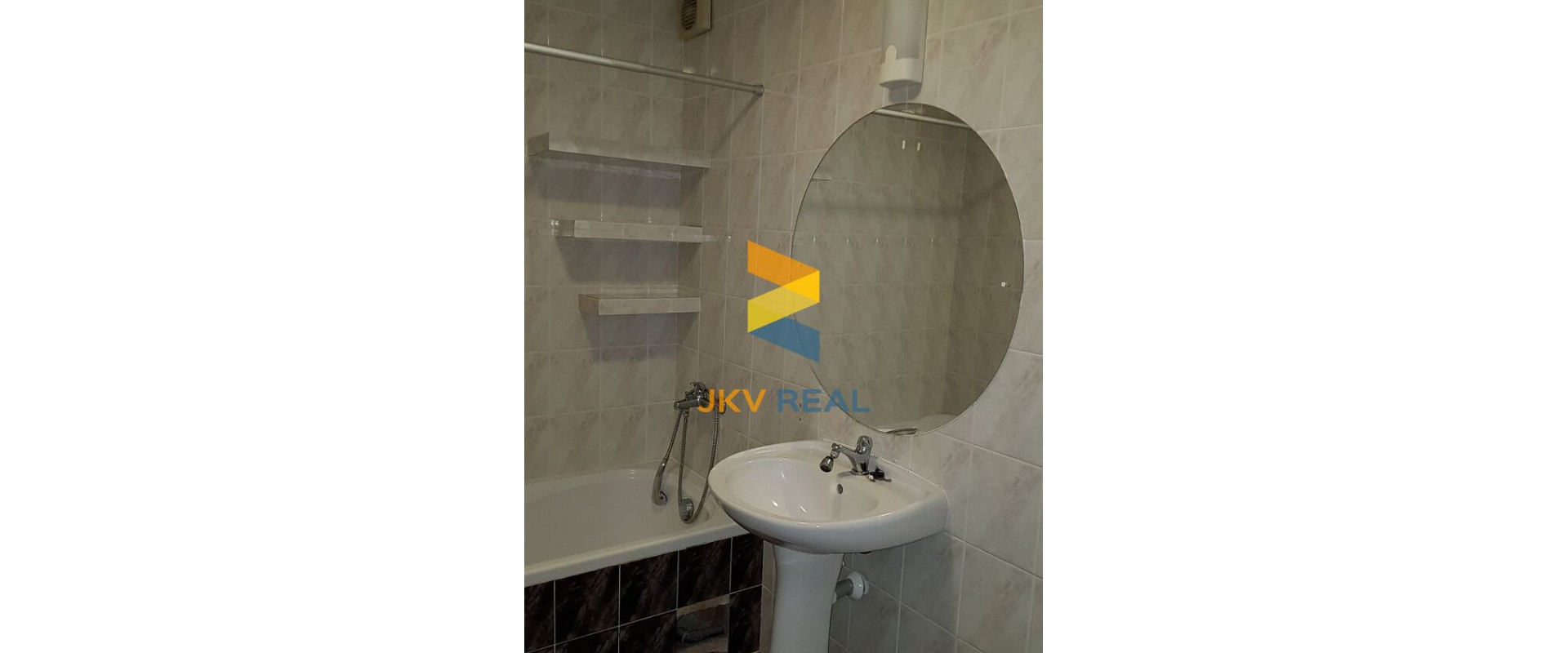 JKV REAL | PRENÁJOM  | 3 IZBOVÝ BYT | KOMÁRNO